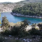 Planika * Vela Luka